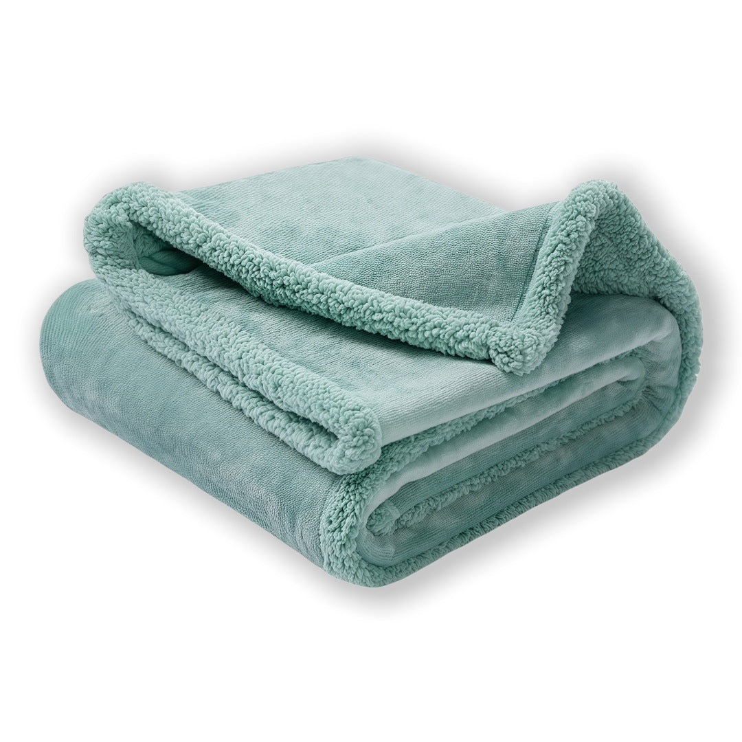 Waterproof Sherpa Fleece Throw Blanket | Soft Plush Cosy Blanket